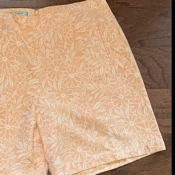 Tommy Bahama Pants - Tommy Bahama 100% Silk Floral Peach Shorts 14